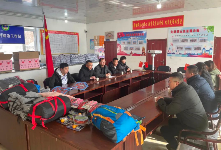 勤商業開展“助力鄉村振興 開學季送溫暖”主題黨日活動